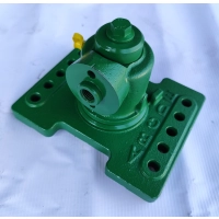 AL208466, Uchwyt Błotnika prawy John Deere 6210,6220,6230,6300,6310,6320,6330,6400, 6610, 6620, 6630, 6800, 6810, 6820, 6830, 6900, 6910, 6920, 6930,