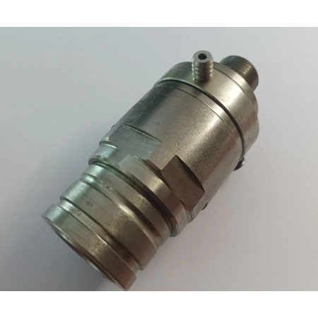 AL210587, GNIAZDO HYDRAULICZNE John Deere ,6090MC, 6090RC, 6100MC, 6100RC, 6105M, 6105R, 6110MC, 6110RC, 6115M, 6115R, 6125M, 6125R, 6130, 6130M, 6130