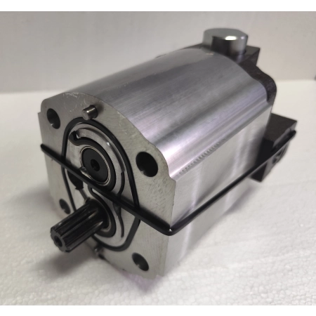 82031366 POMPA HYDRAULICZNA New Holland TM140, TM150, TM115, TM155, TM120, TM165, TM125, TM130, TM135 Case: MXM140, MXM130, MXM155, MXM120
